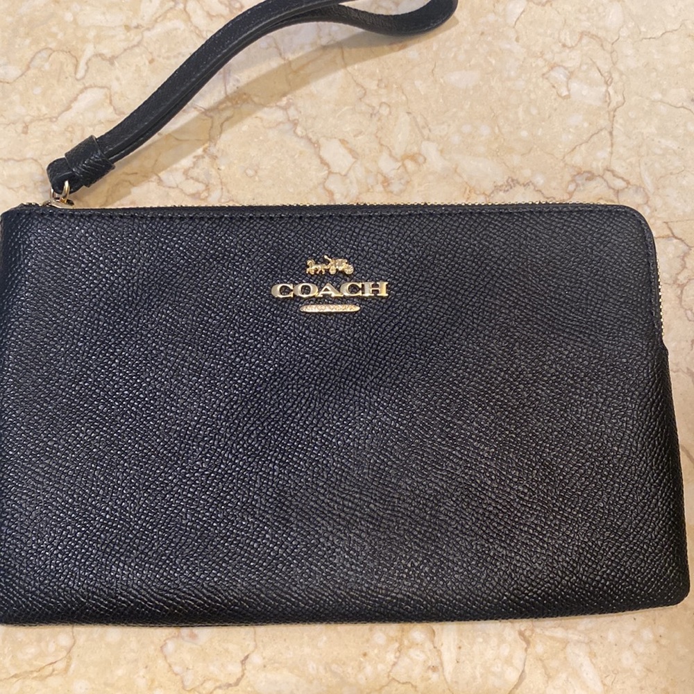 Great Black Coach‎ wristlet
